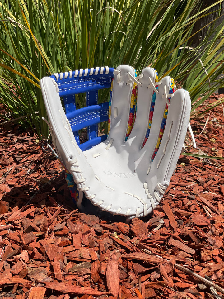 Onyx Fielding Glove - Acceptance