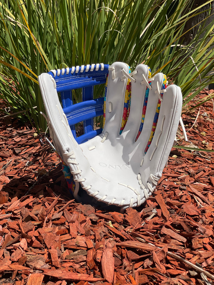 Onyx Fielding Glove - Acceptance
